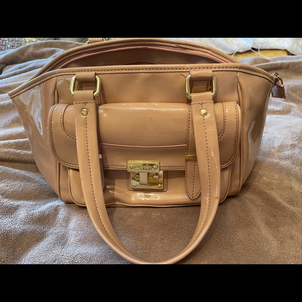 Nine West nude/blush rose patent leather zip purse